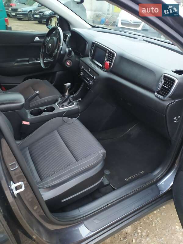 Внедорожник / Кроссовер Kia Sportage 2016 в Львове