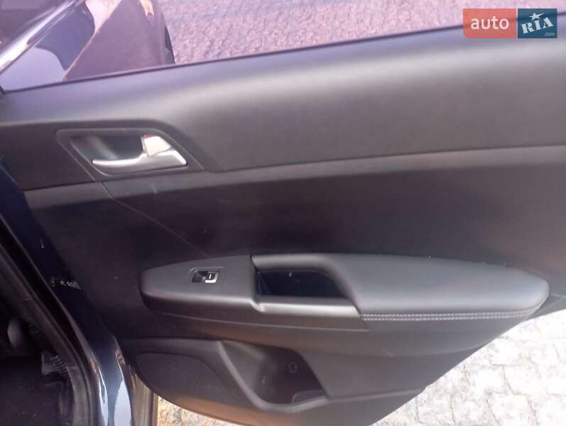 Позашляховик / Кросовер Kia Sportage 2015 в Одесі