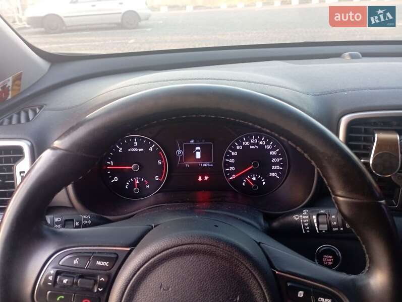 Позашляховик / Кросовер Kia Sportage 2015 в Одесі