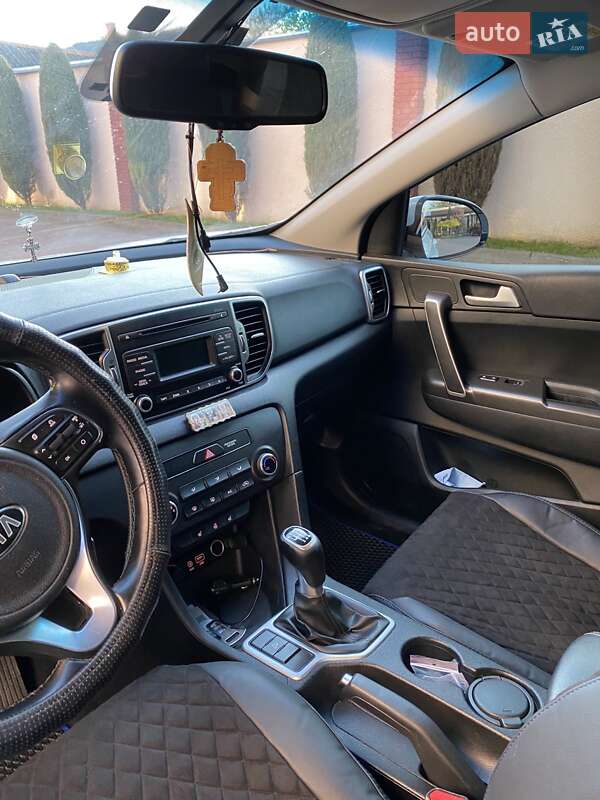 Внедорожник / Кроссовер Kia Sportage 2016 в Стрые