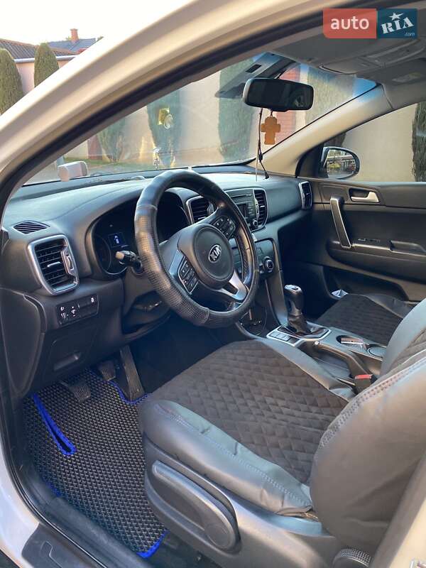 Внедорожник / Кроссовер Kia Sportage 2016 в Стрые