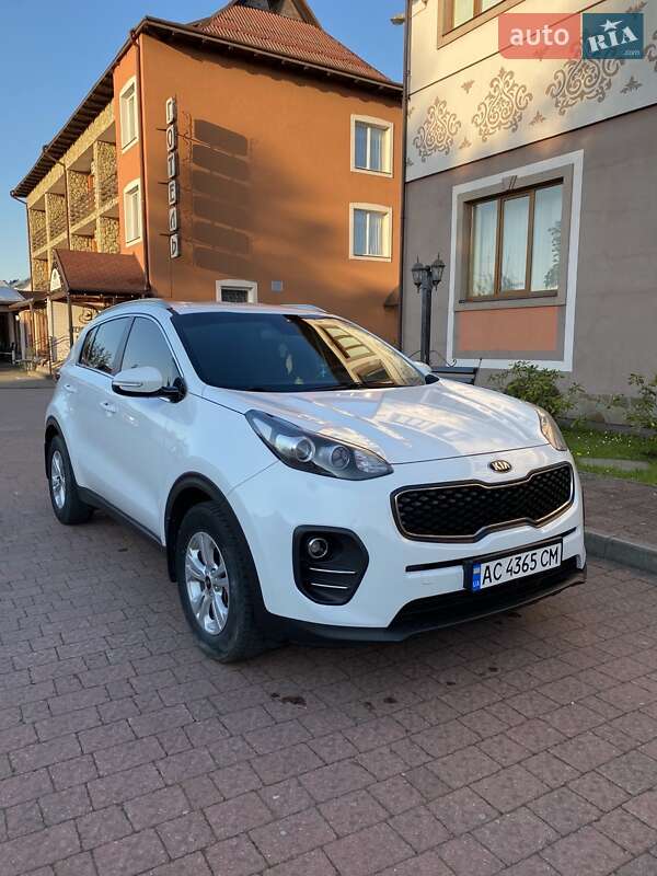Внедорожник / Кроссовер Kia Sportage 2016 в Стрые