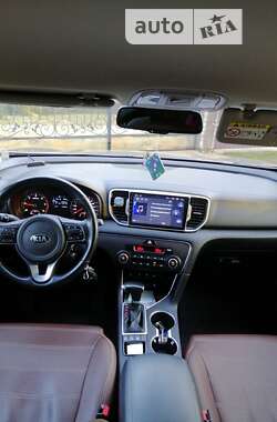 Позашляховик / Кросовер Kia Sportage 2017 в Львові