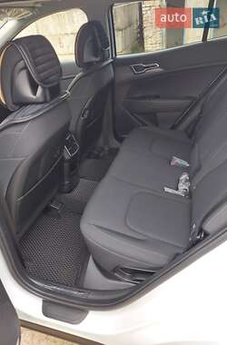 Внедорожник / Кроссовер Kia Sportage 2022 в 