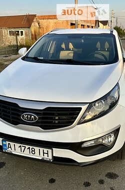 Внедорожник / Кроссовер Kia Sportage 2012 в 