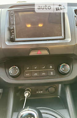 Внедорожник / Кроссовер Kia Sportage 2012 в 