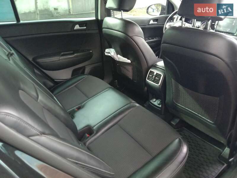 Позашляховик / Кросовер Kia Sportage 2017 в Першотравенську