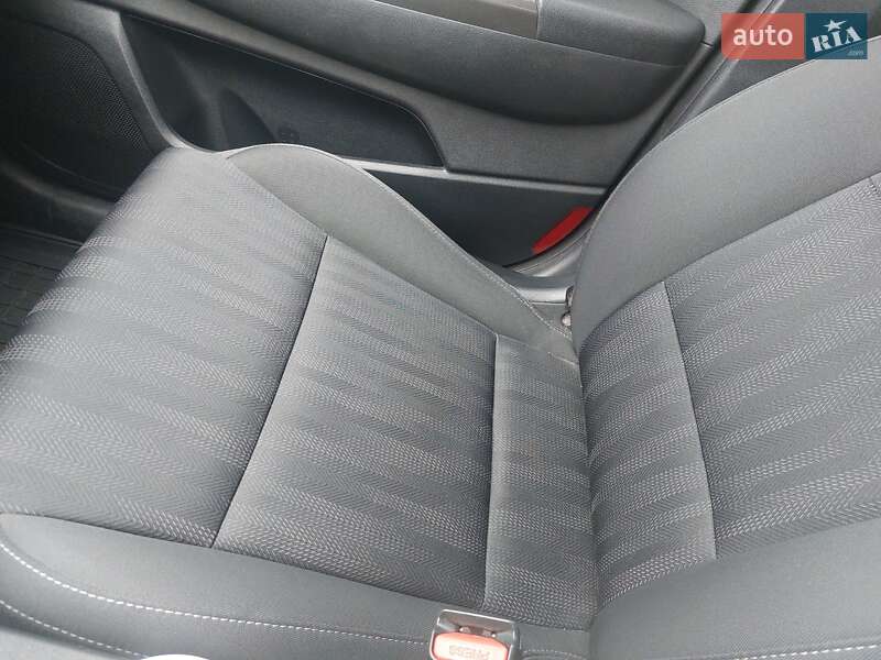 Позашляховик / Кросовер Kia Sportage 2016 в Долині