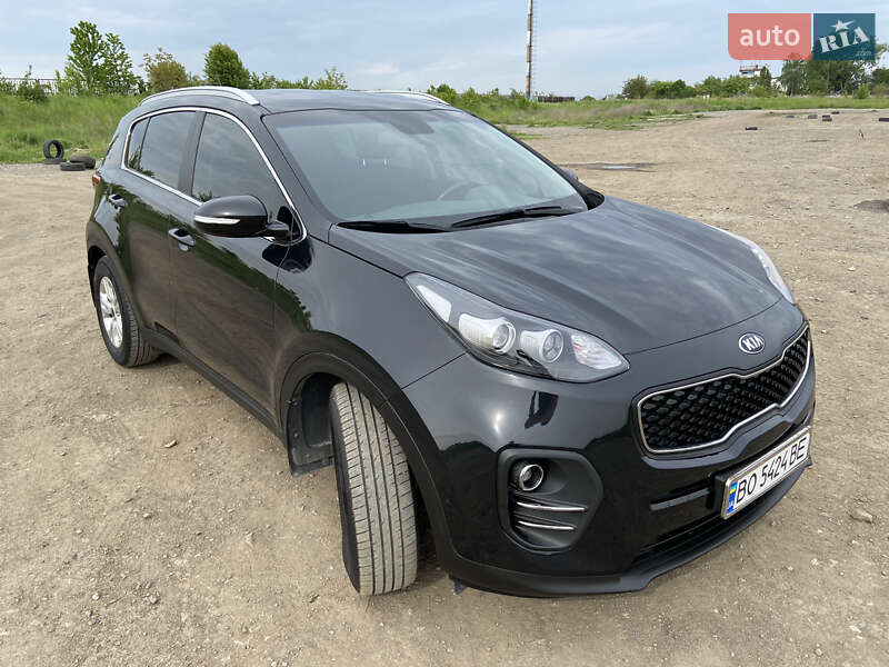Внедорожник / Кроссовер Kia Sportage 2016 в Тернополе