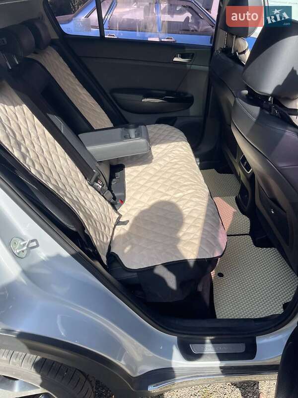 Внедорожник / Кроссовер Kia Sportage 2017 в Киеве