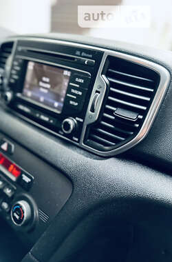 Внедорожник / Кроссовер Kia Sportage 2017 в 
