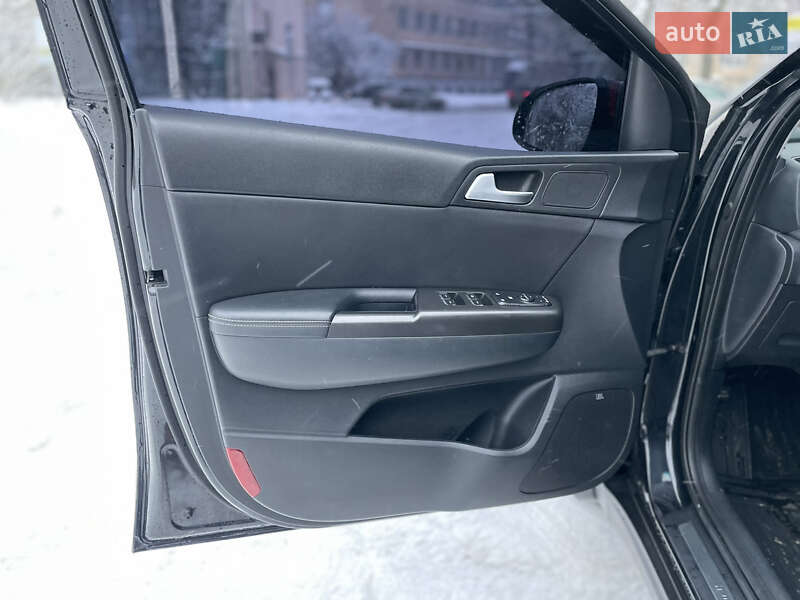 Позашляховик / Кросовер Kia Sportage 2017 в Києві