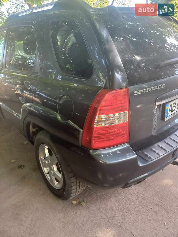 Позашляховик / Кросовер Kia Sportage 2008 в Хмільнику