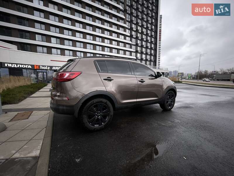 Внедорожник / Кроссовер Kia Sportage 2011 в Киеве