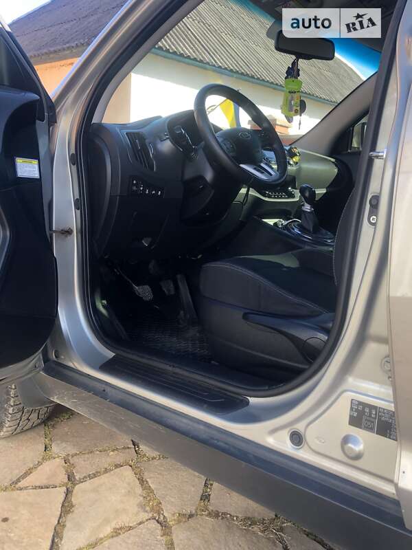 Позашляховик / Кросовер Kia Sportage 2010 в Мукачевому