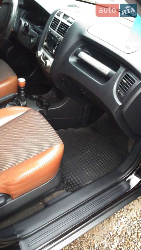 Внедорожник / Кроссовер Kia Sportage 2006 в Ворохте