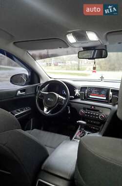 Позашляховик / Кросовер Kia Sportage 2017 в Ромнах