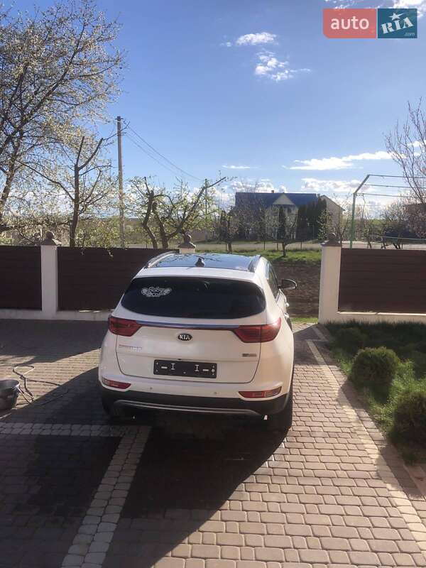 Внедорожник / Кроссовер Kia Sportage 2017 в Черновцах