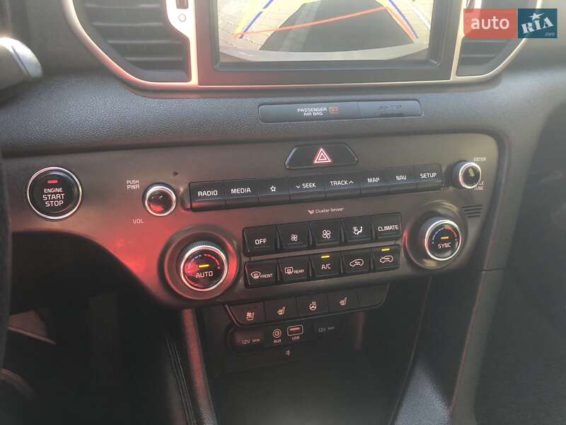 Внедорожник / Кроссовер Kia Sportage 2017 в Черновцах