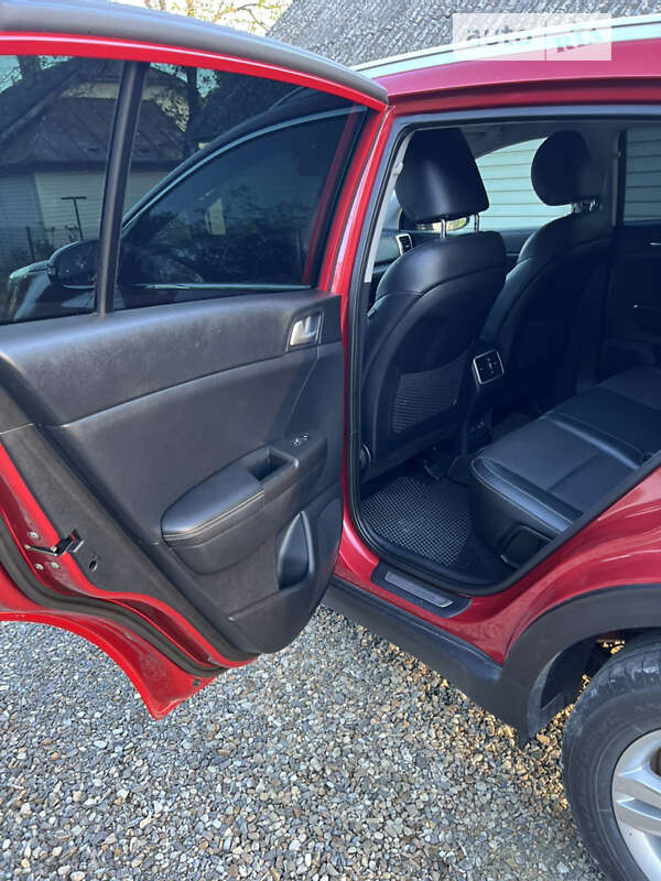 Внедорожник / Кроссовер Kia Sportage 2016 в Стрые