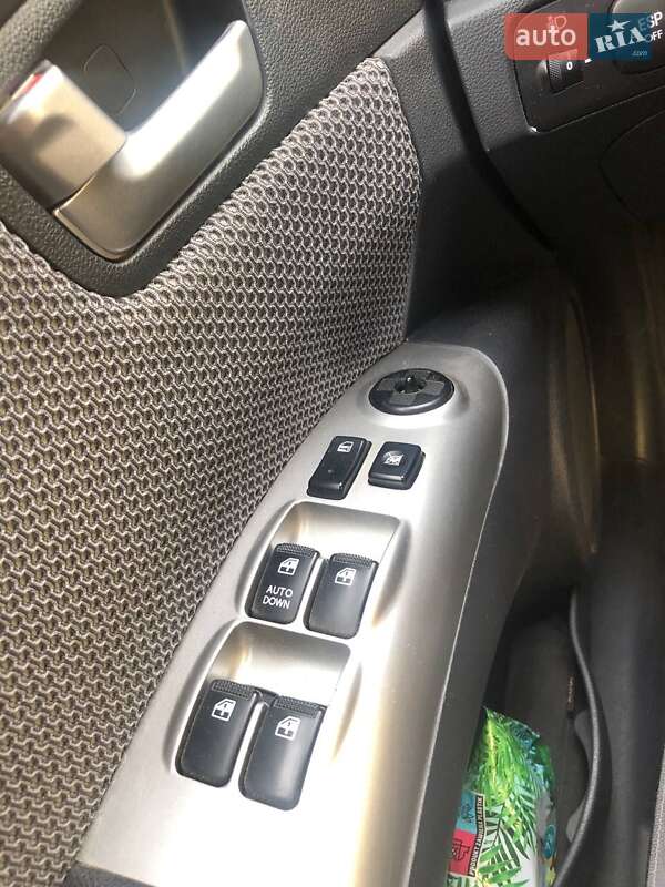 Внедорожник / Кроссовер Kia Sportage 2009 в Старом Самборе