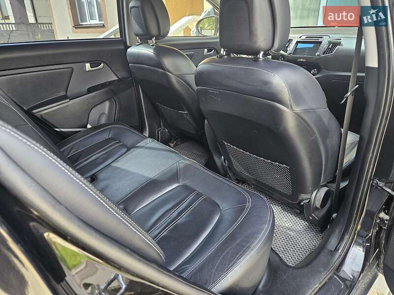 Внедорожник / Кроссовер Kia Sportage 2011 в Черновцах