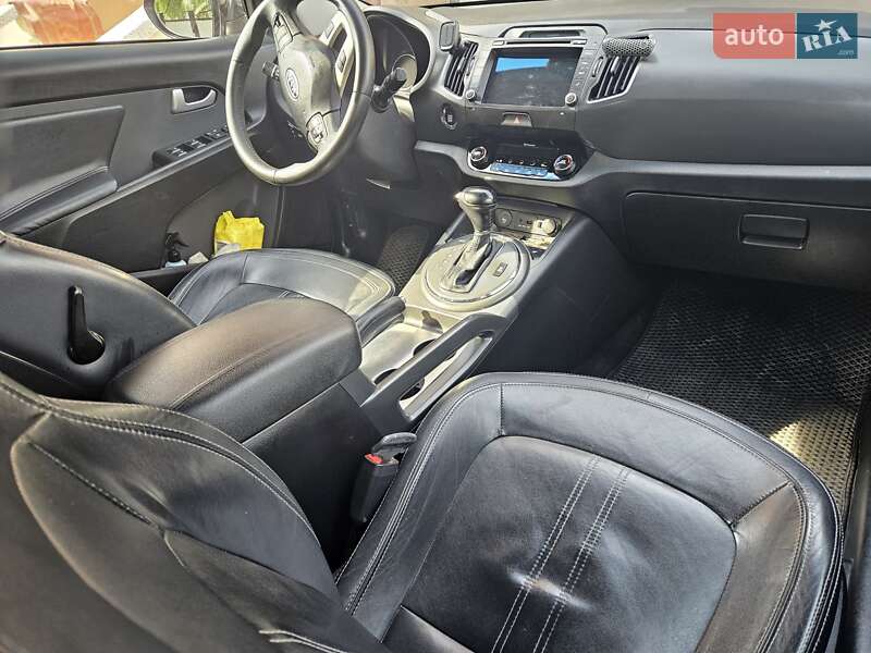 Внедорожник / Кроссовер Kia Sportage 2011 в Черновцах