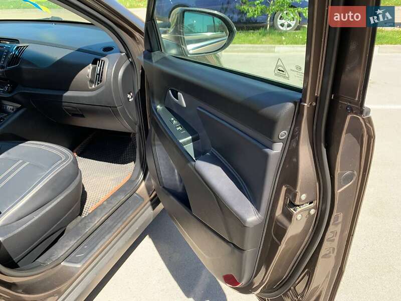 Внедорожник / Кроссовер Kia Sportage 2013 в Шептицькому