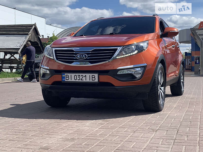 Внедорожник / Кроссовер Kia Sportage 2011 в Полтаве