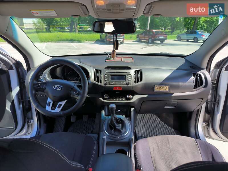Внедорожник / Кроссовер Kia Sportage 2011 в Синельниково