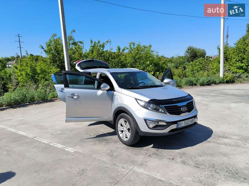 Внедорожник / Кроссовер Kia Sportage 2011 в Синельниково