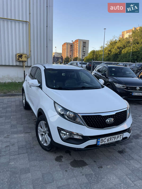 Позашляховик / Кросовер Kia Sportage 2015 в Львові