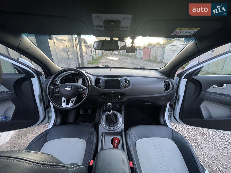 Позашляховик / Кросовер Kia Sportage 2015 в Львові