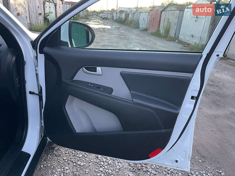 Позашляховик / Кросовер Kia Sportage 2015 в Львові