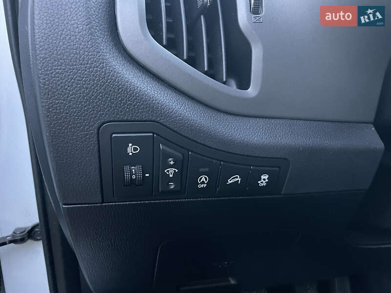 Позашляховик / Кросовер Kia Sportage 2015 в Львові