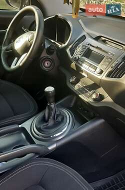 Внедорожник / Кроссовер Kia Sportage 2012 в 
