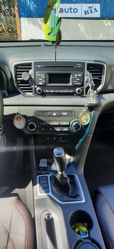 Позашляховик / Кросовер Kia Sportage 2016 в Мурованих Курилівцях