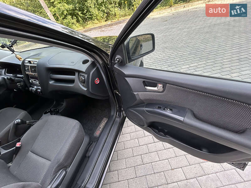 Внедорожник / Кроссовер Kia Sportage 2005 в Тернополе