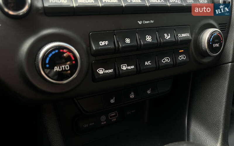 Внедорожник / Кроссовер Kia Sportage 2016 в Мукачево