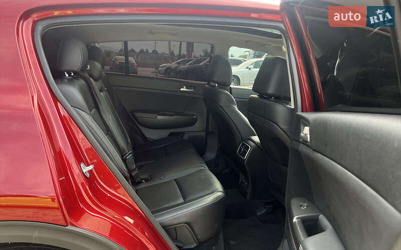 Внедорожник / Кроссовер Kia Sportage 2016 в Мукачево