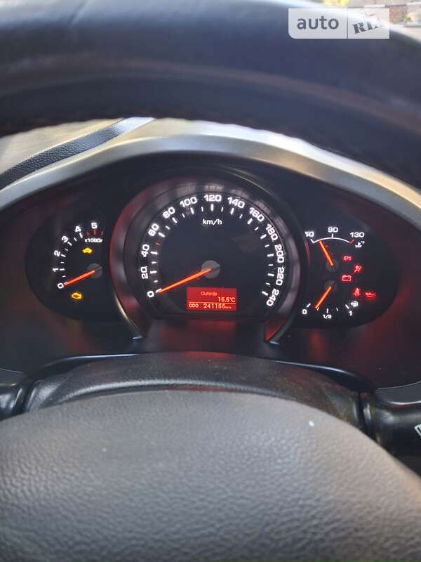 Позашляховик / Кросовер Kia Sportage 2011 в Івано-Франківську