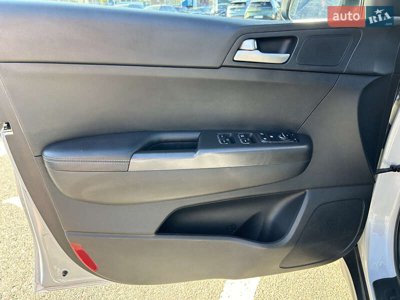 Внедорожник / Кроссовер Kia Sportage 2017 в Киеве