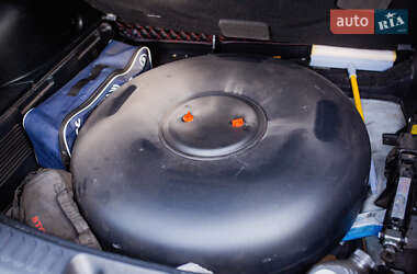 Внедорожник / Кроссовер Kia Sportage 2012 в 