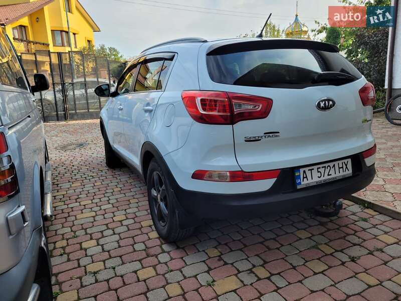 Позашляховик / Кросовер Kia Sportage 2011 в Надвірній