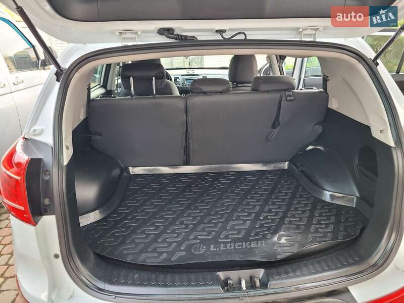 Позашляховик / Кросовер Kia Sportage 2011 в Надвірній