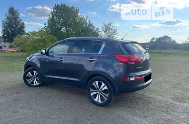 Позашляховик / Кросовер Kia Sportage 2015 в Чернівцях