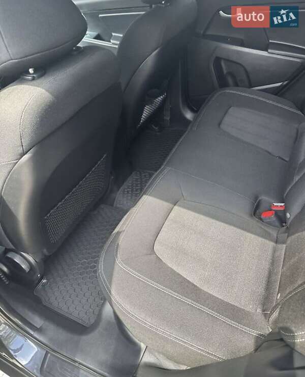 Внедорожник / Кроссовер Kia Sportage 2012 в Южном