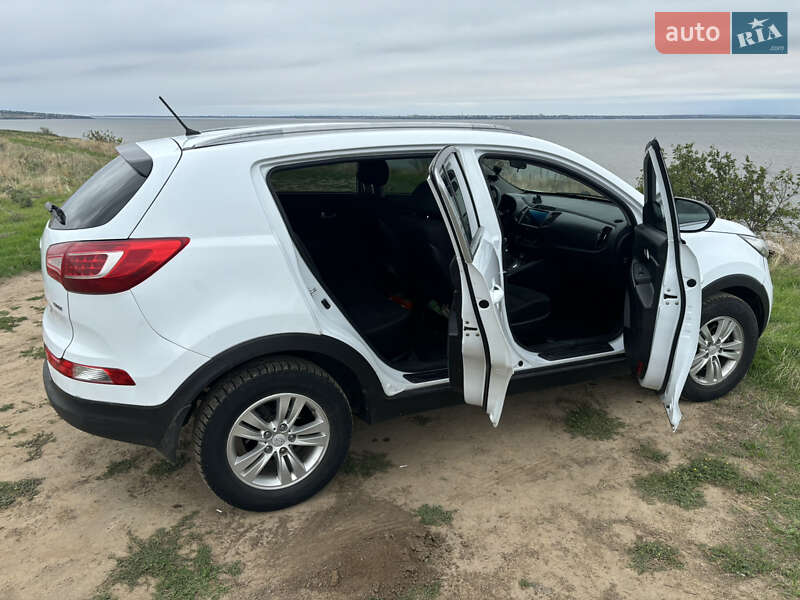 Позашляховик / Кросовер Kia Sportage 2013 в Одесі
