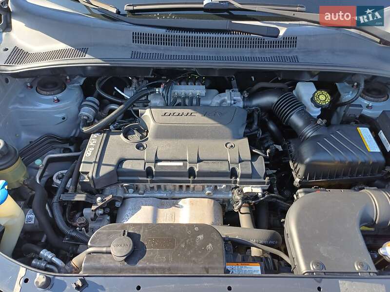 Внедорожник / Кроссовер Kia Sportage 2008 в Житомире