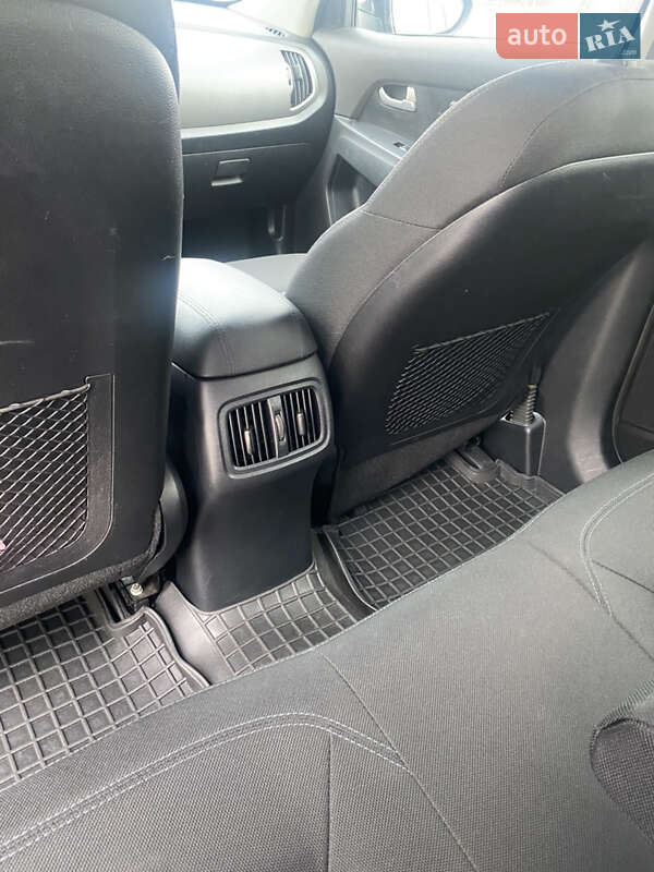 Внедорожник / Кроссовер Kia Sportage 2015 в Киеве